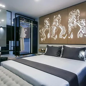 lavris-city-suites.rethymnohotels.net/
