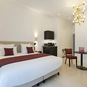 Vestay Montaigne Париж