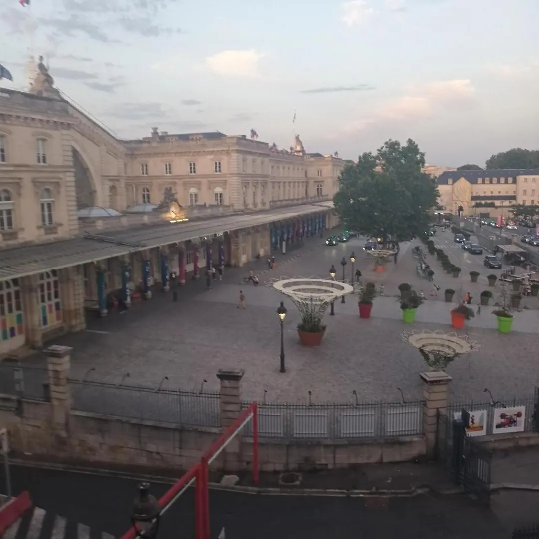 Hotel De Lorraine Париж